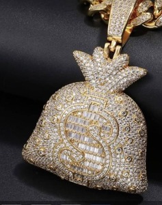 Colgante de Moissanita con Diseño Personalizado Más Vendido, Chapado en Oro, Accesorios de Moda para Uso Diario de Chicas - Product Image 1