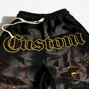 Pantalones Cortos Negros Personalizados para Hombre con Cordón Ajustable, Estampado de Letras Amarillas y Diseño Salpicado, Estilo Casual Urbano - Product Image 5