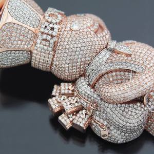 Colgante de Conejo de Plata 925 Bañado en Oro de 14K con Diamante Moissanita de Corte Brillante Redondo, Amuleto de Lujo Temático para Regalo - Product Image 2
