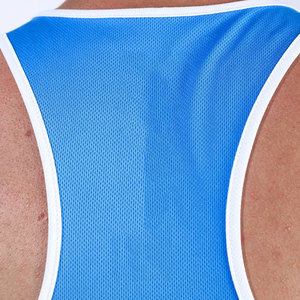 เสื้อกล้ามออกกำลังกายผู้ชาย ผ้าโพลีเอสเตอร์ผสมสแปนเด็กซ์ ระบายอากาศได้ดี แบบเรียบ ปรับแต่งได้ตามต้องการ เหมาะสำหรับเพาะกายและออกกำลังกายในยิม - Product Image 5