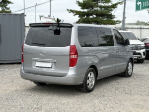 Minibús de Pasajeros Usado Silver 2020 Grand Starex para Transporte, Alquiler de Flotas, Vehículo de Segunda Mano, Auto Usado Coreano, 12 Pasajeros - Product Image 2