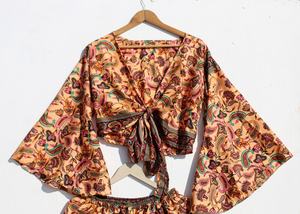 Nouveauté Top à nouer en soie fait main imprimé de fleurs pour femmes avec pantalon palazzo haut court et manches cloche-Design court en mousseline de soie - Product Image 5