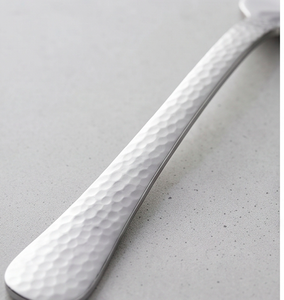 Ensemble de couverts minimalistes en acier inoxydable avec manche martelé pour la vaisselle de mariage - Product Image 3