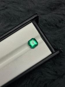 พลอยมรกตสีเขียวธรรมชาติทรงแปดเหลี่ยมสำหรับทำเครื่องประดับ - Product Image 5