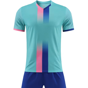 เสื้อฟุตบอลผู้ชายแบบดั้งเดิม ชุดฟุตบอลสำหรับผู้ใหญ่แบบปรับแต่งได้ สำหรับกีฬาฟุตซอล ชุดกีฬา เสื้อฟุตบอลเปล่า ชุดเสื้อและกางเกง - Product Image 1