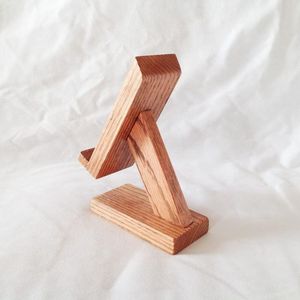 Soporte de Madera Ecológico Personalizado para Teléfono con Incrustaciones de Resina Azul, Hecho a Mano, Moderno, para Escritorio, Decoración del Hogar - Product Image 2
