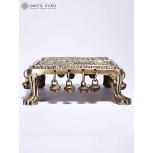 Pedestal de latón de diseñador de 6 pulgadas con símbolos hindúes para decoración del hogar y propósito de regalo hecho en La India - Product Image 4