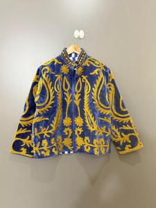 Chaqueta de terciopelo estilo indio con bordado floral azul y dorado, abrigo de invierno para mujer, corte regular, bordado a mano - Product Image 1
