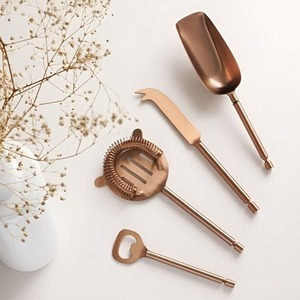 Ensemble d'outils de bar à finition personnalisée avec passoire, doseur, ouvre-bouteille, muddler et agitateur – Kit de barman moderne en métal pour bars, hôtels et fêtes - Product Image 1