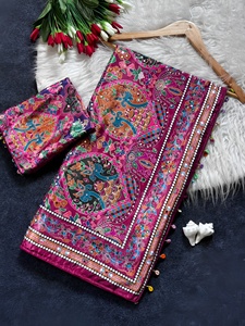 Sari en soie romaine Kodi latkan avec imprimé Ajarakh, travail de miroir véritable, bordure à passepoil et pallu, et chemisier en soie avec travail de miroir. - Product Image 5