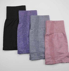 Ensemble de sport pour femme personnalisé en polyester/coton, short de yoga coupe-vent à séchage rapide, col montant, motif uni, pour la gym et le fitness - Product Image 6