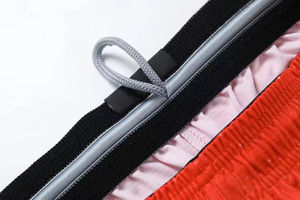 Uniformes de Baloncesto Personalizados con Impresión, Tallas Grandes, en Tela de Poliéster Dorada y Negra, Transpirable y que Absorbe la Humedad - Product Image 6