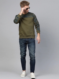 เสื้อสเวตเชิ้ตคอกลมลายพรางสีเขียวมะกอกสำหรับผู้ชาย ทรงปกติ ผ้าถัก สวมใส่สบาย เหมาะสำหรับฤดูใบไม้ร่วง ผลิตจากผ้าฝ้าย 100% - Product Image 6