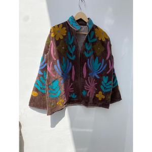 Veste en velours marron de qualité supérieure brodée avec un motif floral, col montant, manches longues, style bohème, manteau pour femme pour le printemps - Product Image 3