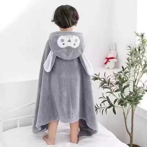 Albornoz <span class=keywords><strong>de</strong></span> dibujos animados usable para niños Toalla <span class=keywords><strong>de</strong></span> <span class=keywords><strong>baño</strong></span> con capucha <span class=keywords><strong>de</strong></span> terciopelo coral suave absorbente al por mayor para niños adultos para uso en el <span class=keywords><strong>baño</strong></span> - Product Image 4