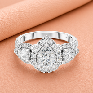 Élégante bague à trois pierres en forme de poire avec halo de diamants de laboratoire pour femme, or jaune, or blanc, or rose, certifiée IGI, pour mariée - Product Image 2