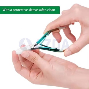 Pince à cuticules professionnelle de luxe en acier inoxydable pour manucure, avec pousse-cuticules et lame tranchante pour les doigts – Vente en gros - Product Image 3
