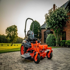 Tondeuse à gazon professionnelle Kubota Z252 à braquage zéro pour usage résidentiel, offrant des performances de coupe supérieures et une maniabilité aisée - Product Image 4