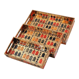 Plateau de service en bois émaillé : Plateau décoratif à motif Jarokha gravé à l'or - Product Image 1