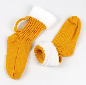 Chaussettes courtes pour hommes, jaunes, unies, antidérapantes, en acrylique tricoté, avec bordure en polaire blanche, standard, pour le sport d'été - Product Image 2