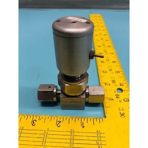 3 Válvulas Selladas SWAGELOK Nupro SS-BNV51-C - Equipos y Piezas de Semiconductores de Confianza con Legado Global - Product Image 2