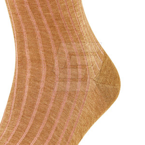 Chaussettes décontractées unisexes en tissu extensible léger offrant confort, soutien et style, idéales pour la course à pied, la remise en forme et l'utilisation en extérieur. - Product Image 6