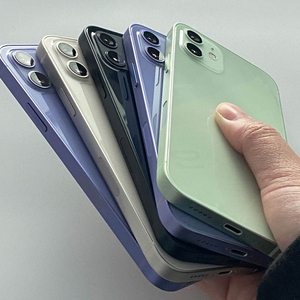 Teléfono Móvil Modelo 12 de 128 GB, 98% Nuevo - Product Image 4