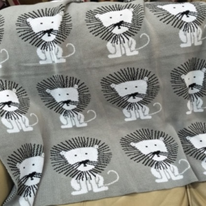 Manta Infantil de Punto Suave con Textura Cuadrada, Ecológica, 50% Algodón, 50% Microfibra, para las Cuatro Estaciones, Personalizable y Lavable a Máquina - Product Image 5