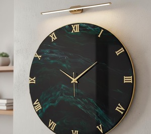 Horloge murale artistique en marbre vert avec accents dorés, idéale pour une décoration intérieure haut de gamme et pour offrir en cadeau, fabriquée à la main en Inde - Product Image 4