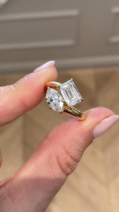 Anillo Toi et Moi con Diamantes Cultivados en Laboratorio, Corte Marquesa y Radiante – Anillo de Compromiso de Dos Piedras con Certificación IGI – Oro o Plata Maciza - Product Image 1