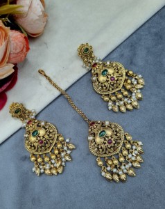 Pendientes y mangtika hechos a mano con diseño de hojas, flecos de perlas y baño de oro para mujer, conjunto combinado de joyería tradicional étnica. - Product Image 5