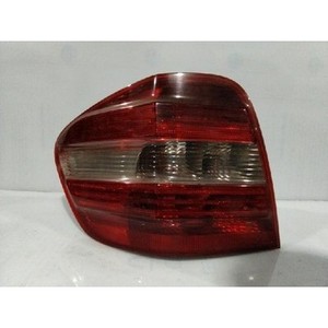 Feu arrière gauche d'occasion pour Mercedes Classe M A1648200164 - Product Image 1