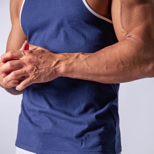 Débardeurs de sport personnalisés pour hommes : Gilet stringer de musculation, débardeur Y-Back pour la course et la gym - Product Image 3