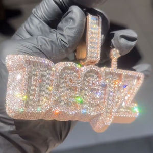 Colgante de Moissanita para Raperos, Personalizado con Nombre, Plata de Ley 925, Corte Baguette, con Letras de Moissanita Engastadas - Product Image 3