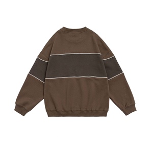 Sweat-shirt à capuche et pull à manches longues pour femme, avec logo personnalisé, couleurs contrastées et empiècements style rugby. - Product Image 4