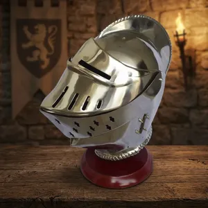 Casco de Caballero Medieval Decorativo, Pieza Decorativa con Acabado Plateado Antiguo, Casco de Caballero de Metal para Exhibición en el Hogar, Oficina, Escritorio o Mesa - Product Image 2