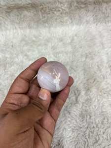 ลูกบอลหยกไฮยาซินธ์สีเทอร์ราคอตต้าโทนอุ่น พร้อมลวดลายแร่ธาตุที่ซับซ้อน ผิวเรียบกลมมน และมีลักษณะตกแต่งที่โดดเด่น - Product Image 1