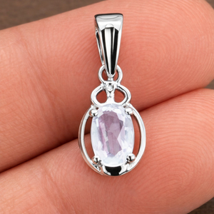 Colgante Ovalado Minimalista de Plata de Ley con Rodio y Piedra Lunar Arcoíris - Amuleto de Collar Minimalista Hecho a Mano con Gema - Product Image 1