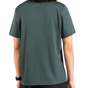 เสื้อยืดผู้ชายคุณภาพสูง ผลิตจากโพลีเอสเตอร์/คอตตอน |   คอวี โลโก้ด้านหน้า แขนสั้น ทรงปกติ ระบายอากาศได้ดี ป้องกันริ้วรอย ป้องกันรังสียูวี - Product Image 5