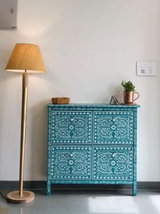 Commode en bois avec incrustations de os, finition haut de gamme, pour des idées de décoration intérieure sophistiquées - Product Image 3