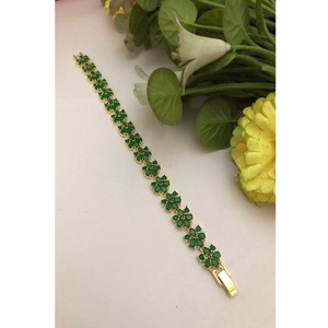 Dazzling Premium Quality Brass Real <b>Pearls</b> <b>Bracelet</b> with Gold Plating Trendy Design for Party Wedding Events Wear for Women - Product Image 1