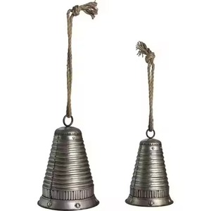 Campana Colgante Navideña de Metal Moderna con Acabado Decorativo para Adorno de Árbol de Navidad, Decoración Interior Festiva y Decoración para Fiestas - Product Image 3