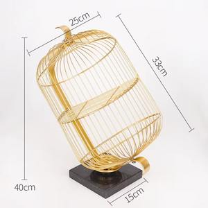 Cesta de frutas antigua de metal con base de mármol que agrega un toque elegante a las mesas de desayuno. El brillo metálico crea una estética premium. - Product Image 2