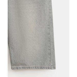 Shorts de mezclilla para hombre de alta calidad con un diseño robusto y moderno. El tejido duradero y transpirable lo convierte ideal para actividades diarias. - Product Image 6