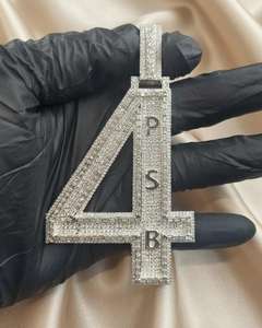 Colgante de Lujo con Letra y Número, con Incrustaciones de Moissanita, Plata de Ley 925, Chapado en Oro de 18K, Estilo Hip Hop, Unisex - Product Image 1