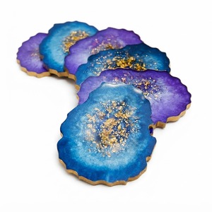 Sous-verres en résine géode bleue de luxe en gros, tapis de tasse en agate époxy personnalisés avec flocons de feuille d'or pour la décoration de la maison, des hôtels et des mariages - Product Image 3