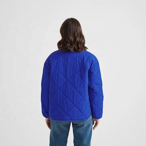Veste matelassée bleue zippée pour femme, vêtement de travail de sécurité, vêtement d'extérieur léger rembourré pour les tâches en extérieur, veste à bulles pour femme - Product Image 6