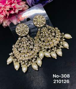 Boucles d'oreilles chandelier traditionnelles pour femmes, design géométrique, en alliage, perles, pour mariage - Product Image 2