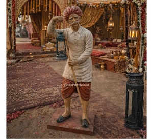 VDI Exports Sculpture Porte-Lanterne Artistique Vintage Faite à la Main en Résine, Décoration Rustique d'Inspiration Indienne, à Poser au Sol, Résistante aux Intempéries - Product Image 4