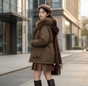 Chaqueta Acolchada Marrón para Mujer con Capucha de Piel, Cierre de Cremallera, Manga Larga, Resistente al Viento, Abrigo de Invierno con Relleno Grueso de Poliéster - Product Image 3